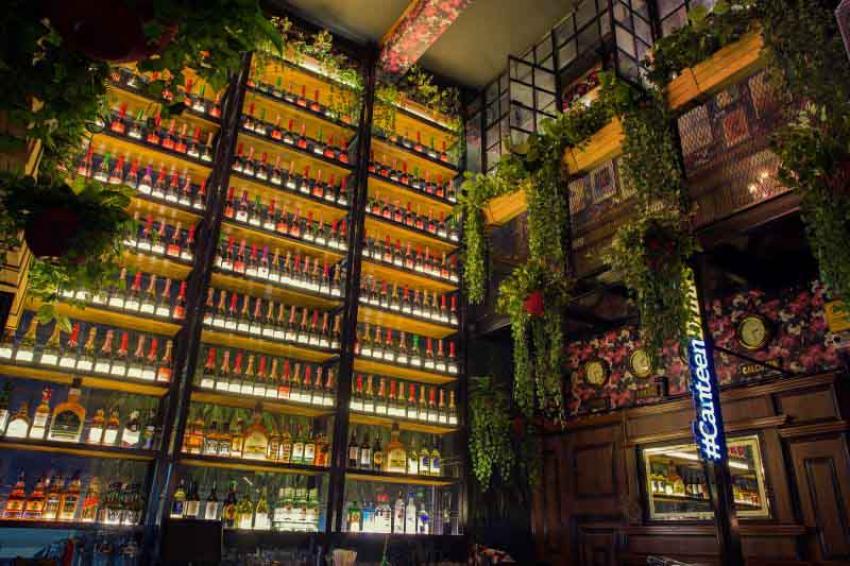 Canteen Pub & Grub: The contemporary adda den Canteen Pub & Grub: The contemporary adda den