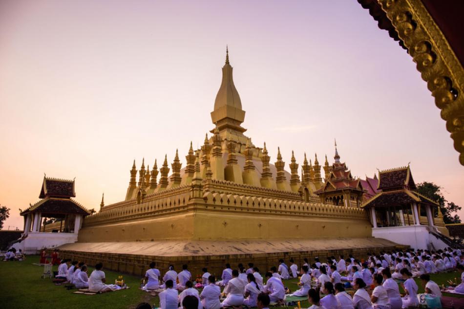 Images of the Day:People praying at Luang Stupa in ...