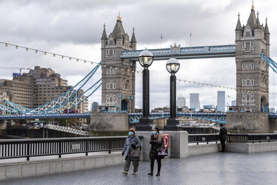 Images of the Day : River Thames in front of the Tower Bridge in London Britain