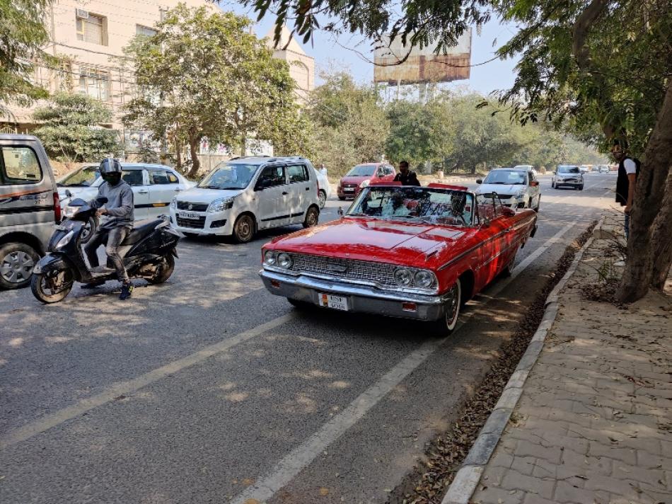 Images of the Day : Gurugram keeps Valentines date with vintage cars while spreading vaccination awareness 