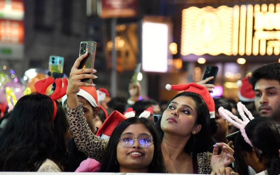 Kolkata celebrates Christmas as revellers throng dazzling Park Street