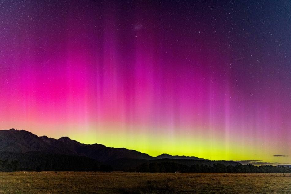 A glimpse of the Southern Lights captured from New Zealand