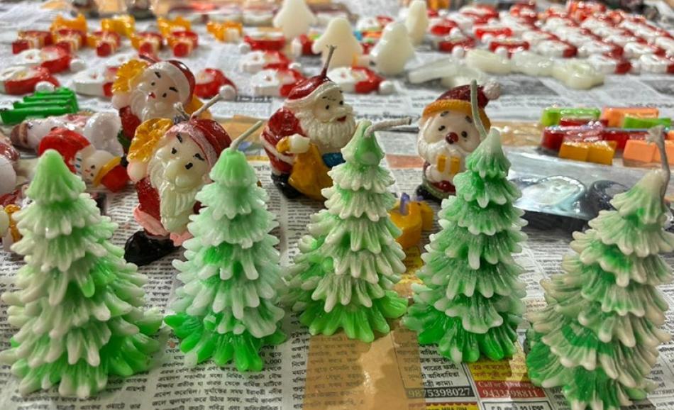 Kolkata wax artist Tuhin Mukherjee brings Santa Claus to life ahead of Christmas