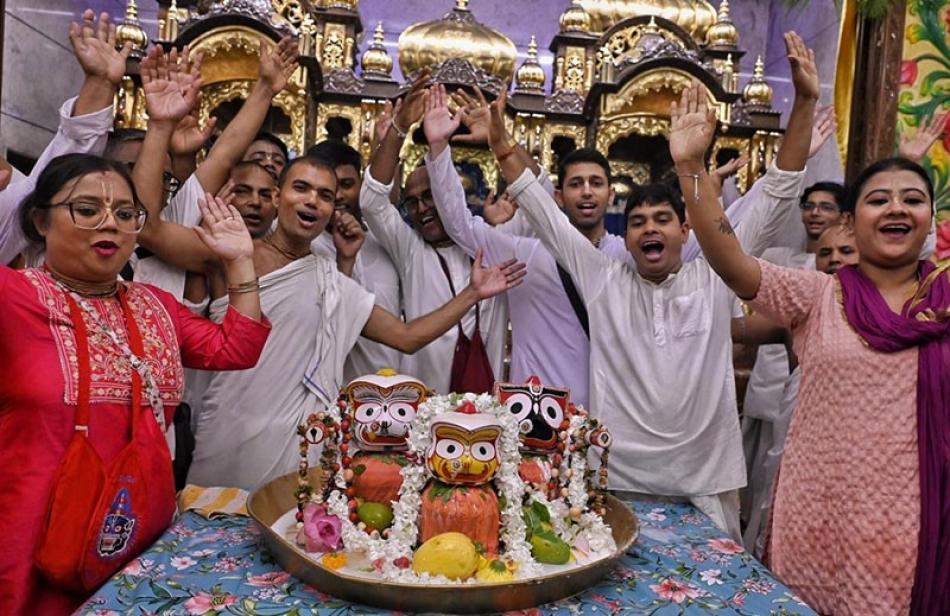 In Images: Kolkata temple celebrates Lord Jagannath&rsquo;s Snana Yatra