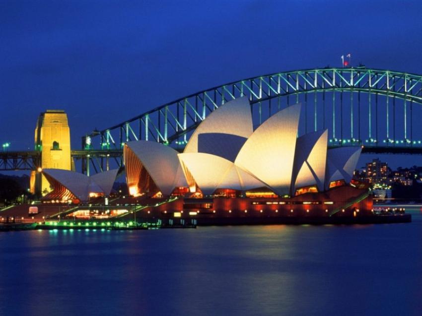 Australia woos Indian tourists as carriers offer cheap airfares Australia woos Indian tourists as carriers offer cheap airfares