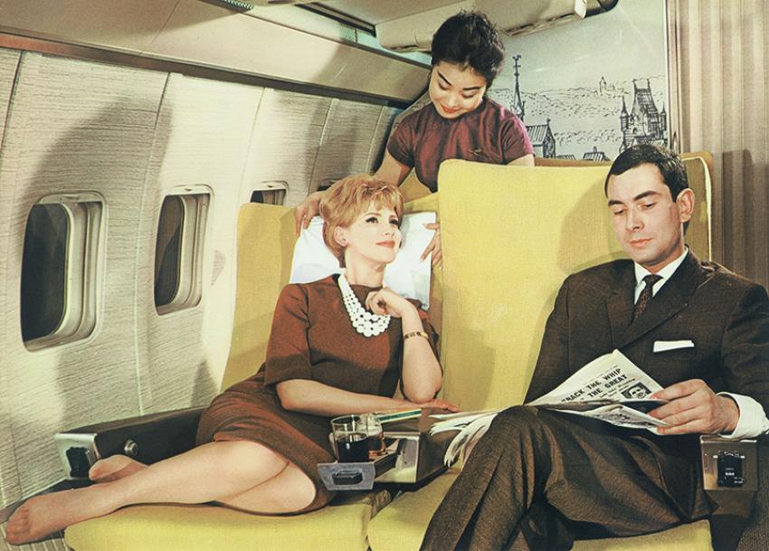 Senator service in the first class cabin of a Lufthansa Boeing 707 (around 1965). Photo: Lufthansa.