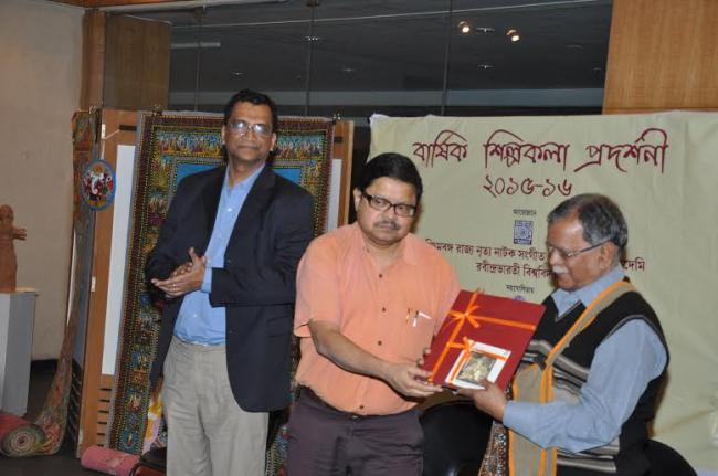 7-day art show of Rabindra Bharati University wing underway in Kolkata 7-day art show of Rabindra Bharati University wing underway in Kolkata