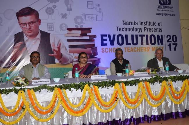 Kolkata: Narula Institute of Technology organizes 'Evolution 2017: School Teachers' Meet' Kolkata: Narula Institute of Technology organizes 'Evolution 2017: School Teachers' Meet'