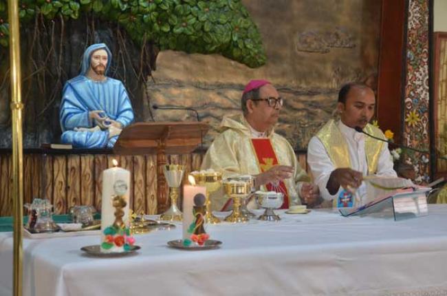 Bolpur: Infant Jesus Church draws inspiration from Tagore's teachings and Santhal culture Bolpur: Infant Jesus Church draws inspiration from Tagore's teachings and Santhal culture