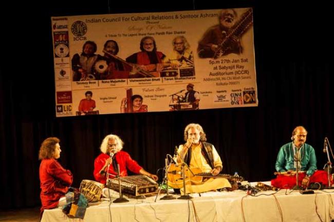Vishwamohan Bhatt, Tarun Bhattacharya, Tanmoy Bose, Ronu Majumdar present Song of Nature to Kolkata audience Vishwamohan Bhatt, Tarun Bhattacharya, Tanmoy Bose, Ronu Majumdar present Song of Nature to Kolkata audience