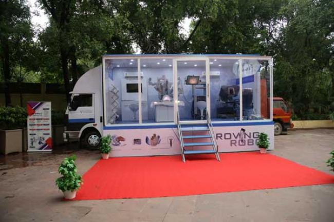 Roving Robot visiting Kolkata Hospitals Roving Robot visiting Kolkata Hospitals