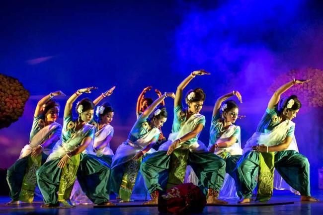 ‘The SAS Trio’ along with Garfa Mitrayan stage Tagore’s dance drama ‘Kaalmrigaya’