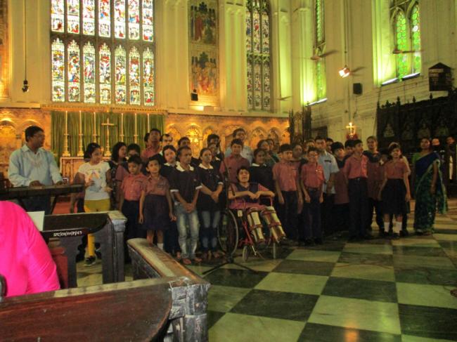  Mentaid holds exhibition at St. Paul’s Cathedral to raise funds for mentally challenged students