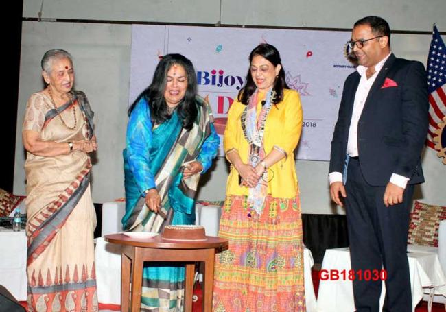 Heena Gorsia, Rotary Club of Calcutta presents Samman to Usha Uthup Heena Gorsia, Rotary Club of Calcutta presents Samman to Usha Uthup