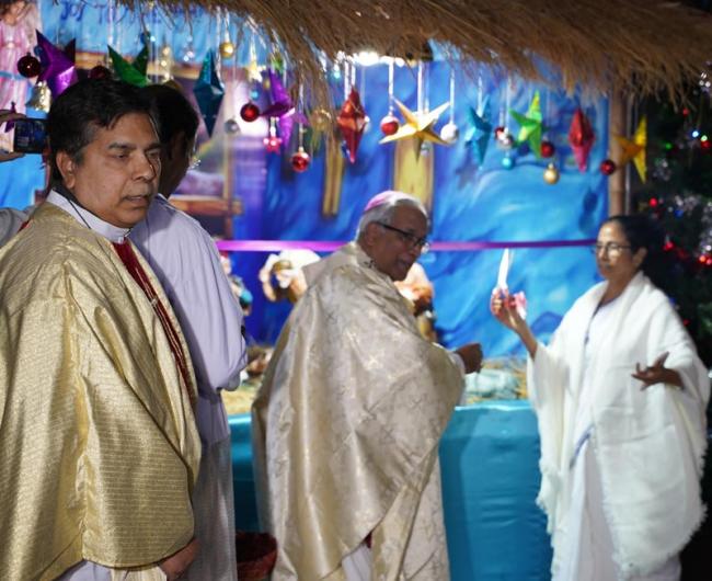 Mamata unveils crib set at the Portuguese Cathedral in Kolkata on Christmas