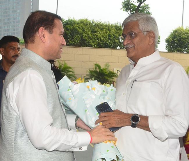 Sundeep Bhutoria (L) and Gajendra Singh Shekhawat (R). Photo: PKF