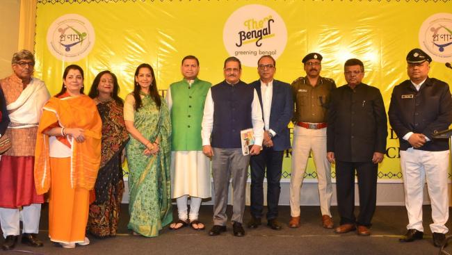 L to R : Members of NGO The Bengal - Soumitra Mitra, Priti Patel, Nayantara Palchoudhury, Esha Dutta, Sundeep Bhutoria, Manoj Kumar Verma, Commissioner of Police, Arindam Sil, Subhankar Bhattacharya Jt CP (AP), Jawed Yusuf and Rajiv Chatterjee, OC Tollygunge Police Station, at the Pronam centre visit function in Kolkata. Photo: PR Team 