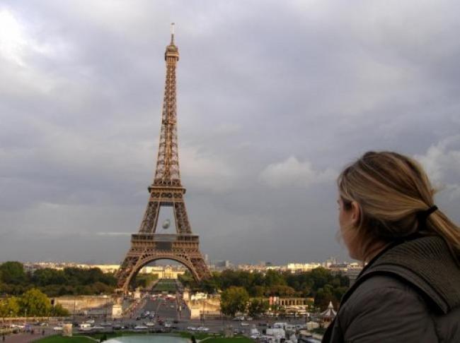 Eiffel Tower evacuated after bomb alert