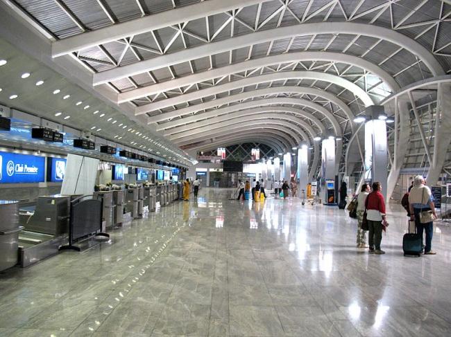 Mumbai Airport, Vistara launch mobile phone boarding pass facility