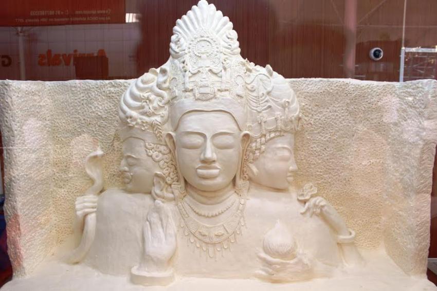 Air Travelers witness an attempt to create the 'World's largest margarine statue' at Mumbai Airport on Maha Shivratri Air Travelers witness an attempt to create the 'World's largest margarine statue' at Mumbai Airport on Maha Shivratri