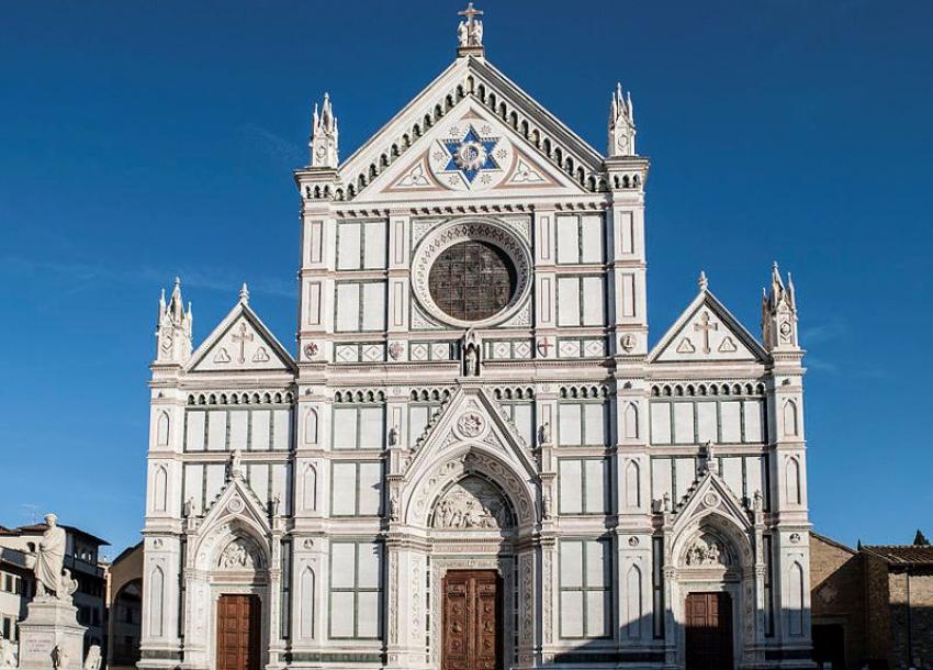 Falling stone fragment kills Florence church tourist Falling stone fragment kills Florence church tourist