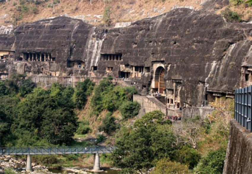 COVID-19 vaccine mandatory for travellers to the famous Ajanta and Ellora caves COVID-19 vaccine mandatory for travellers to the famous Ajanta and Ellora caves