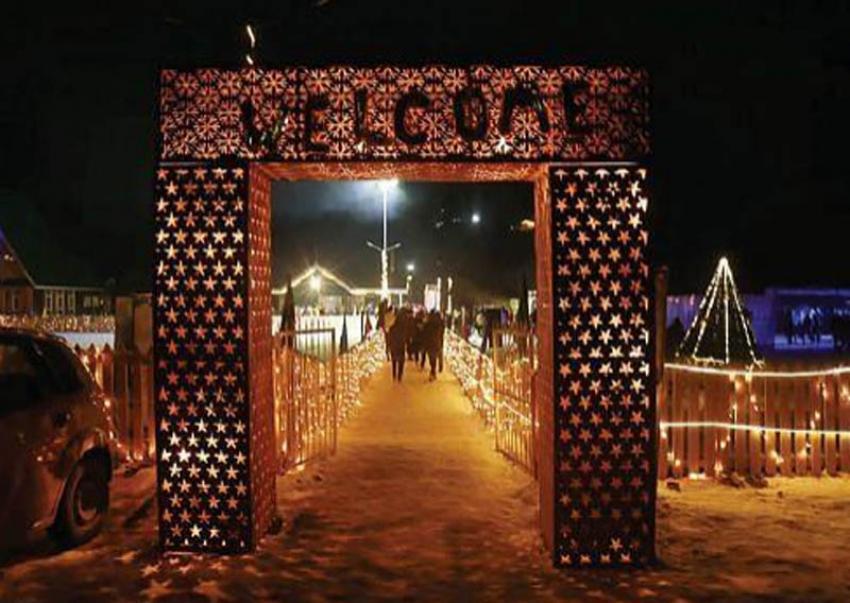 '4.5 lakh tourists visited Jammu and Kashmir's Pahalgam in 2021' '4.5 lakh tourists visited Jammu and Kashmir's Pahalgam in 2021'