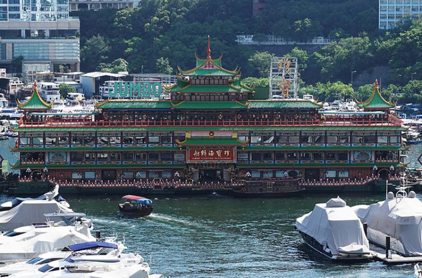 Hong Kong: Iconic floating Jumbo restaurant of Hong Kong sinks Hong Kong: Iconic floating Jumbo restaurant of Hong Kong sinks
