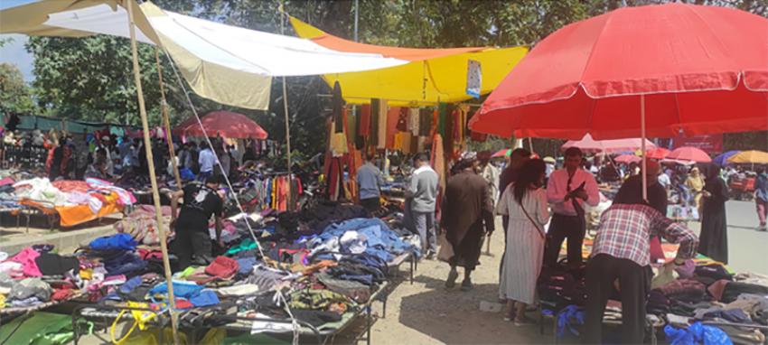 Srinagar’s famous 'Sunday Market' is a big draw for budget shoppers Srinagar’s famous 'Sunday Market' is a big draw for budget shoppers