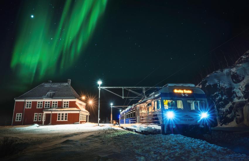 Under Arctic skies. Photo: Railway PRO 