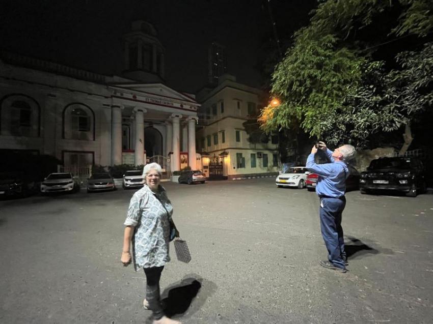 International visitors exploring Kolkata’s popular landmarks. Photo: IBNS