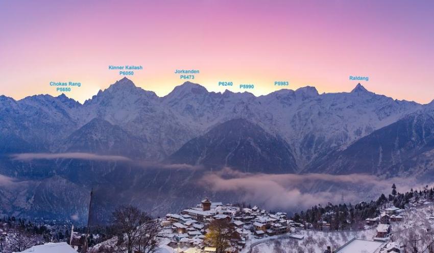 View of the entire Kinnaur Kailash mountain range. Photo: Wikimedia commons