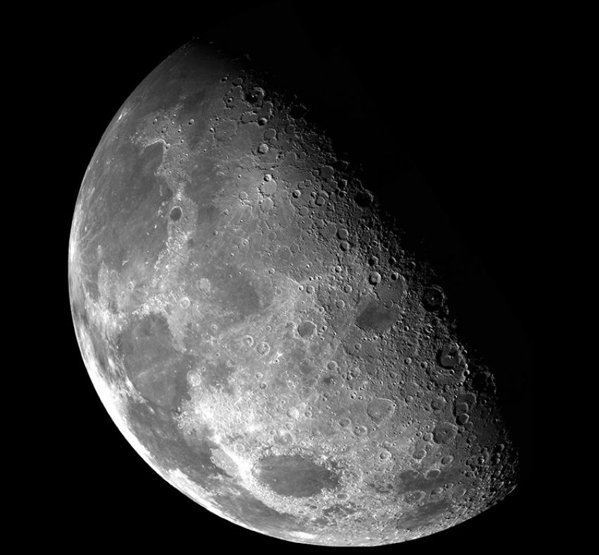 Tourists may soon check into a Moon hotel for a $1 million stay