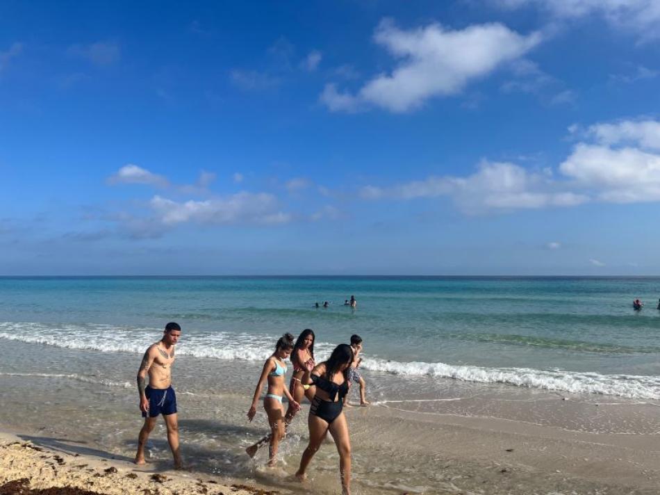 Santa Maria del Mar: Havana's Barefoot Blue